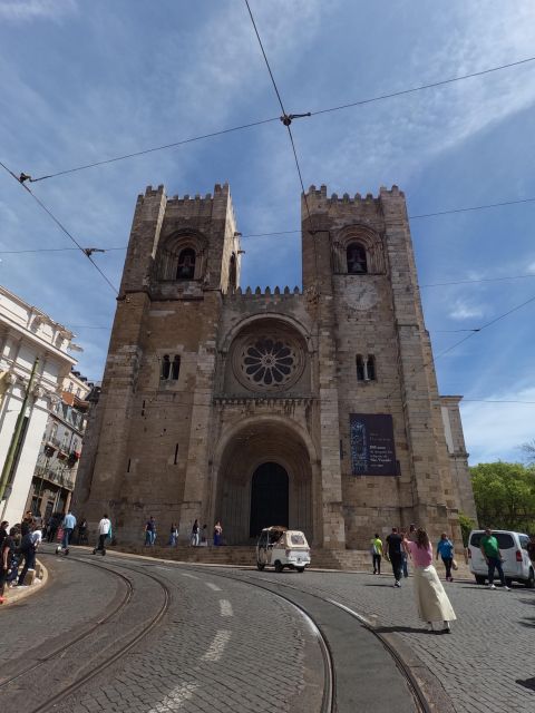 Lisbon:Private Guided Historical Sightseeing Tour by TUK-TUK - Alfama Exploration