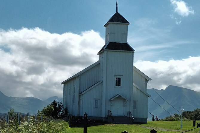 Lofoten PRIVATE Tour From Leknes - Small Group (1-4 Pax) - Meeting and Pickup