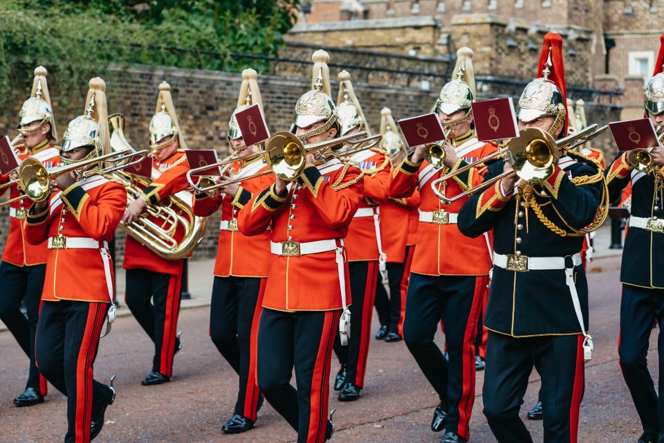 London: Changing of The Guard Tour - Meeting Point and Directions