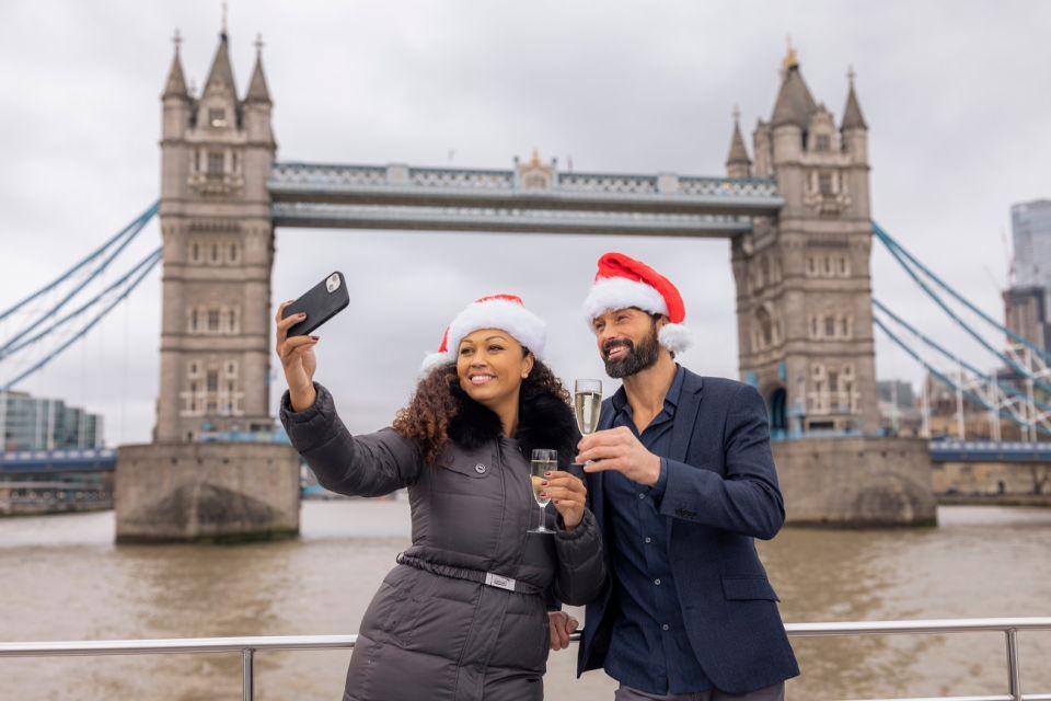 London: Christmas Day Sightseeing Cruise - Commentary and Language Options