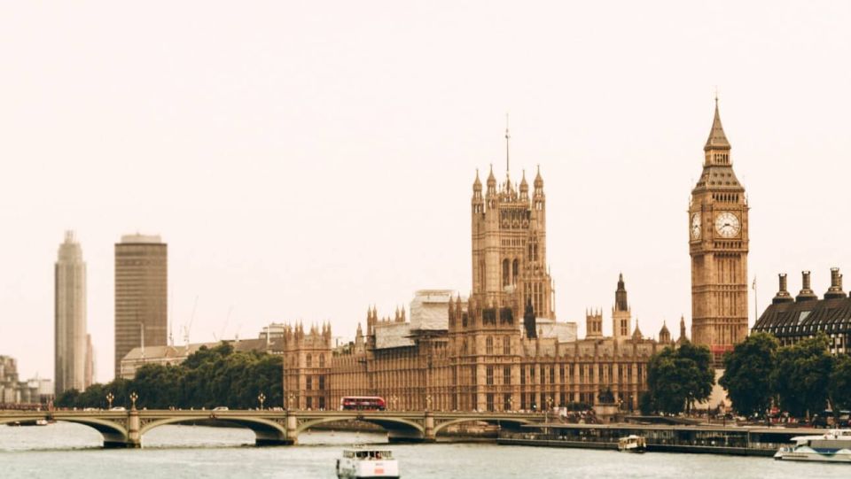 London: Guided Bike Tour With Beers and Lunch - Sampling Delicious Beer