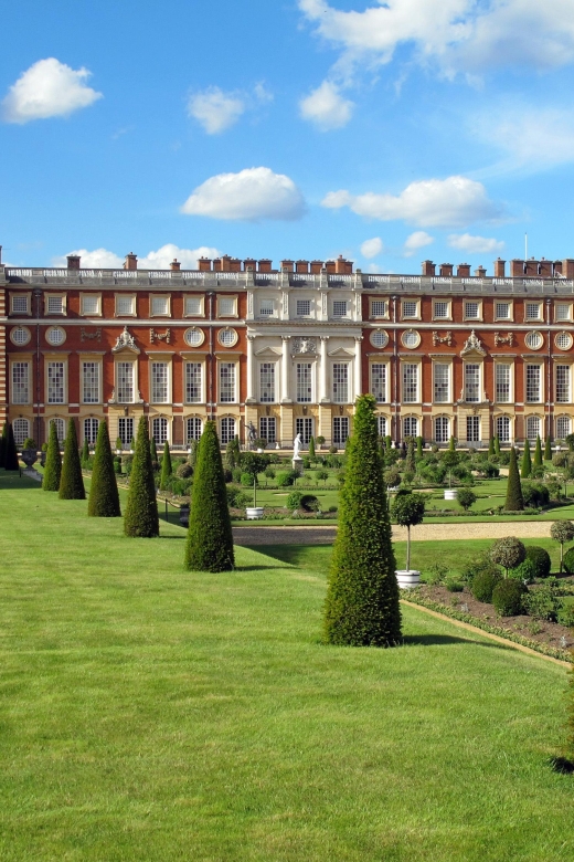 London: Hampton Court Palace Private Tour With Train Ride - Exploring the Palace Chambers