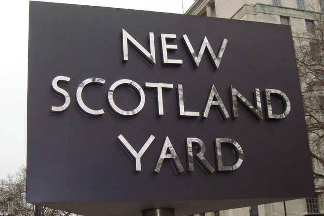 London Police and Crime Walking Tour - Landmark Visits and Stops