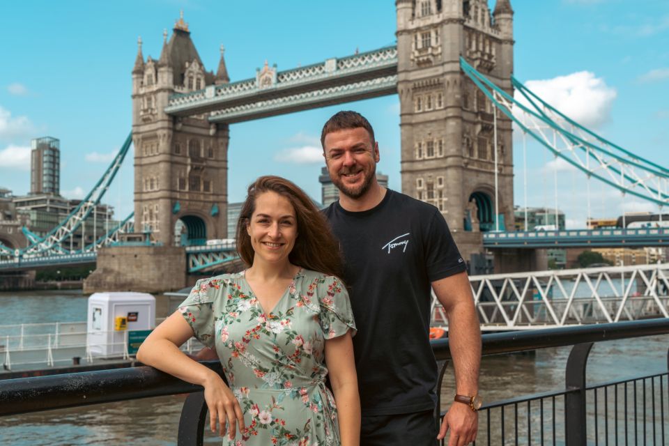 London: Professional Photoshoot at Tower Bridge - Flexible Booking Options