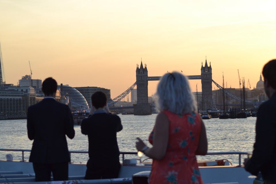 London: River Thames Evening Cruise With Bubbly and Canapés - Sparkling Wine and Canapés