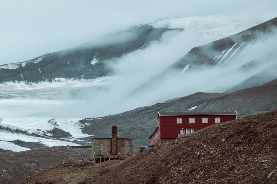 Longyearbyen: Private Guided Walking Tour - Visit the Northernmost Settlement