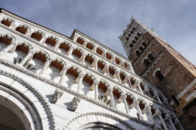 Lucca Tour of the Historic Center and Visit San Martino and San Frediano - Tour Duration and Group Size