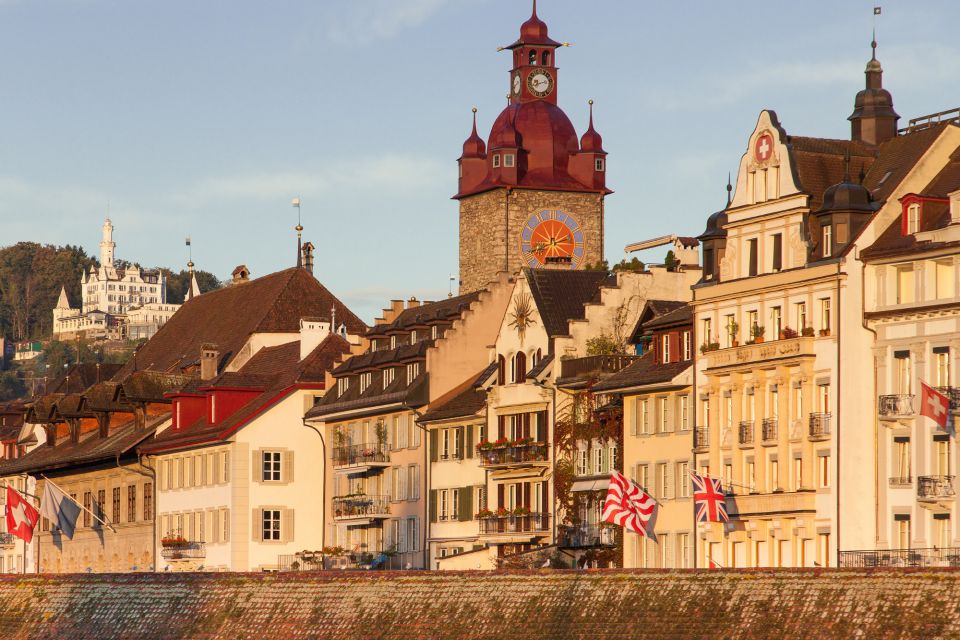 Lucerne: First Discovery Walk and Reading Walking Tour - Download and Navigation