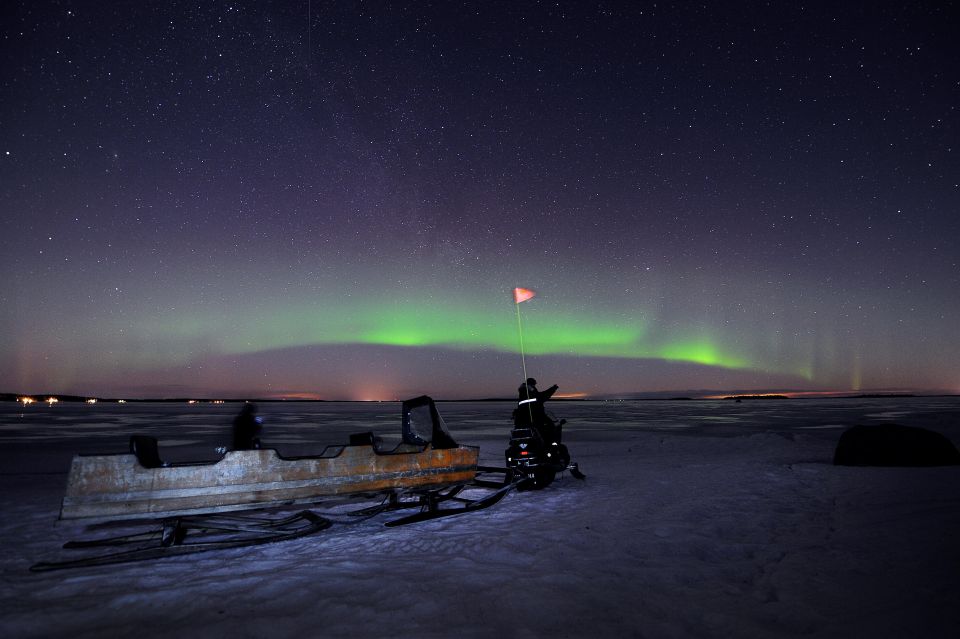 Luleå: Northern Lights Tour on a Snowmobile-drawn Sled - Transportation