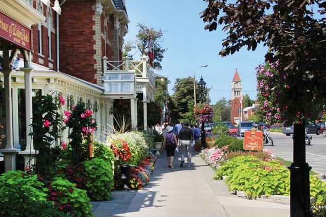 Luxury Private Tour of Niagara Falls From Toronto - Touring Niagara-on-the-Lake