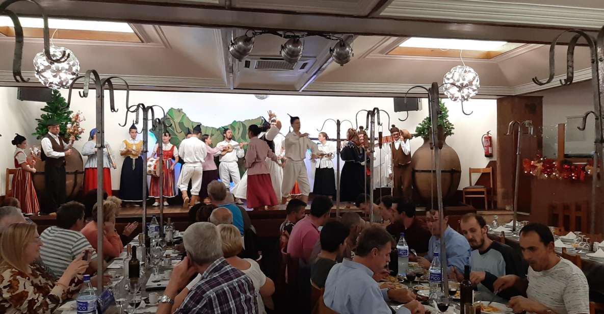 Madeira: Traditional Madeiran Dinner & Show - Madeiran Dining Experience