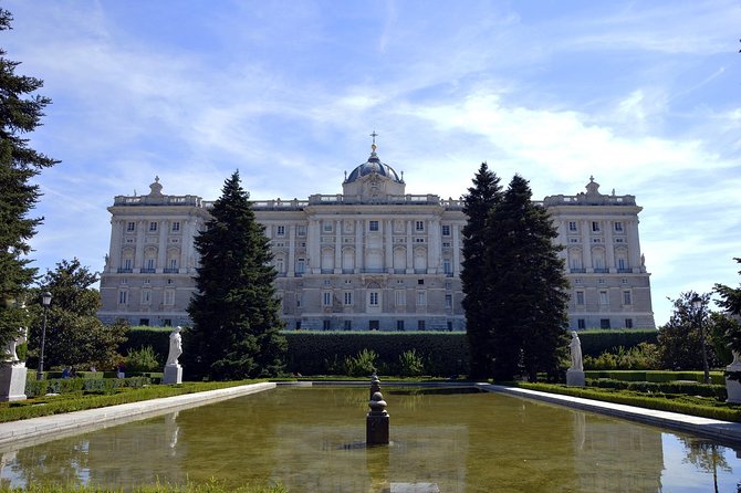 Madrid Royal Palace & Retiro Park Tour With Optional Tapas - Guided Walking Tour of the Park