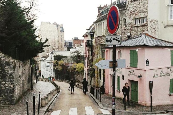 Montmartre & Sacred Heart Private Historical 2-Hour Walking Tour in Paris - Meeting Information