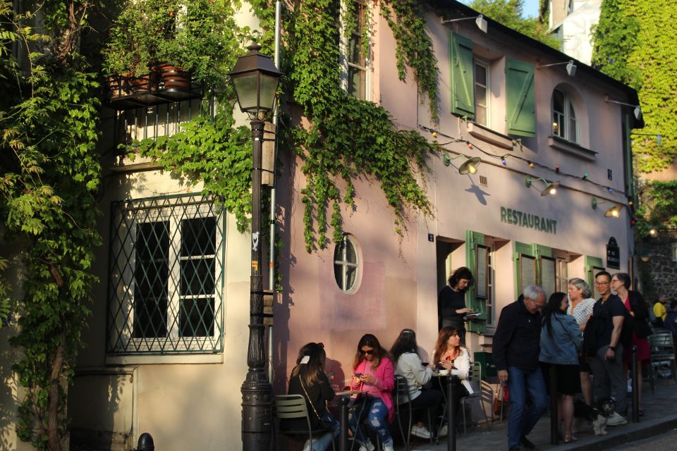 Montmartre - Sacred Heart Walking Tour With Local Guide. - Fun Trivia and Prizes