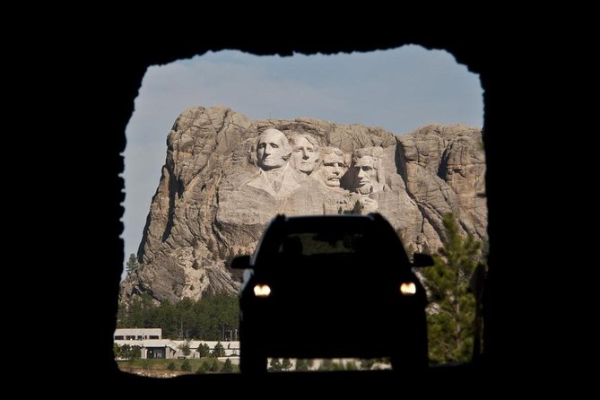 Mount Rushmore and Black Hills Bus Tour With Live Commentary - Accessibility and Health Requirements