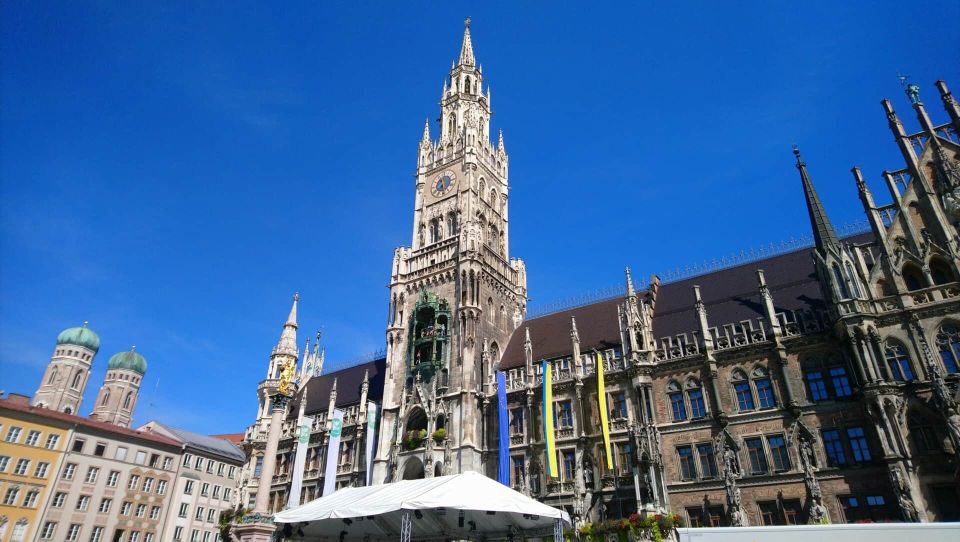 Munich: Old Town Guided Walking Tour With Lunch Stop - Exploring Munichs History