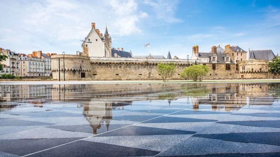 Nantes : Must-see Attractions Walking Tour - Explore the Château Des Ducs De Bretagne