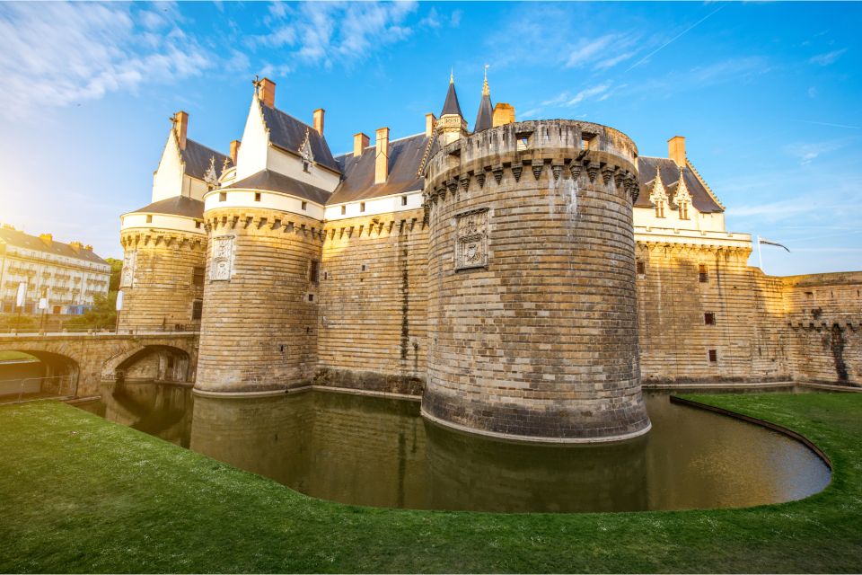 Nantes: Self-Guided Scavenger Hunt & Walking Tour - Tour Details