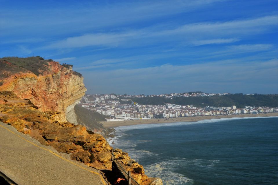 Nazaré Tour: Traditions, Legends and Big Waves - Nazaré Canyon and Surfing