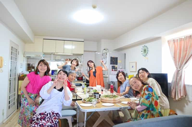 Near Toji：Sushi Experience With Cute Professional Sushi Chef - Instructor Information