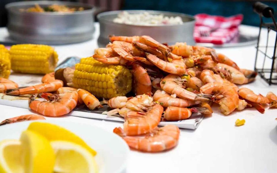 New Orleans: Shrimp Boil Experience in French Quarter - Meal Experience