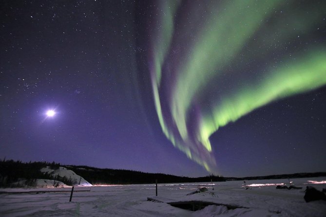 Northern Lights Tour Yellowknife - Professional Photography