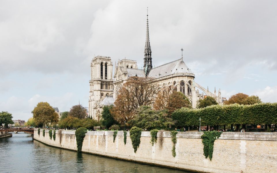 Notre Dame Tour With a Small Group - Phenomenal Height and Gothic Features