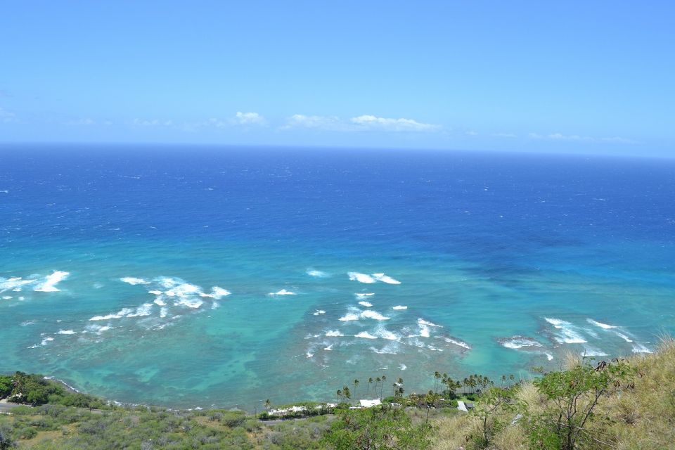 Oahu: Diamond Head Sunrise Hike With Acai Bowl and Malasada - Local Food Experiences