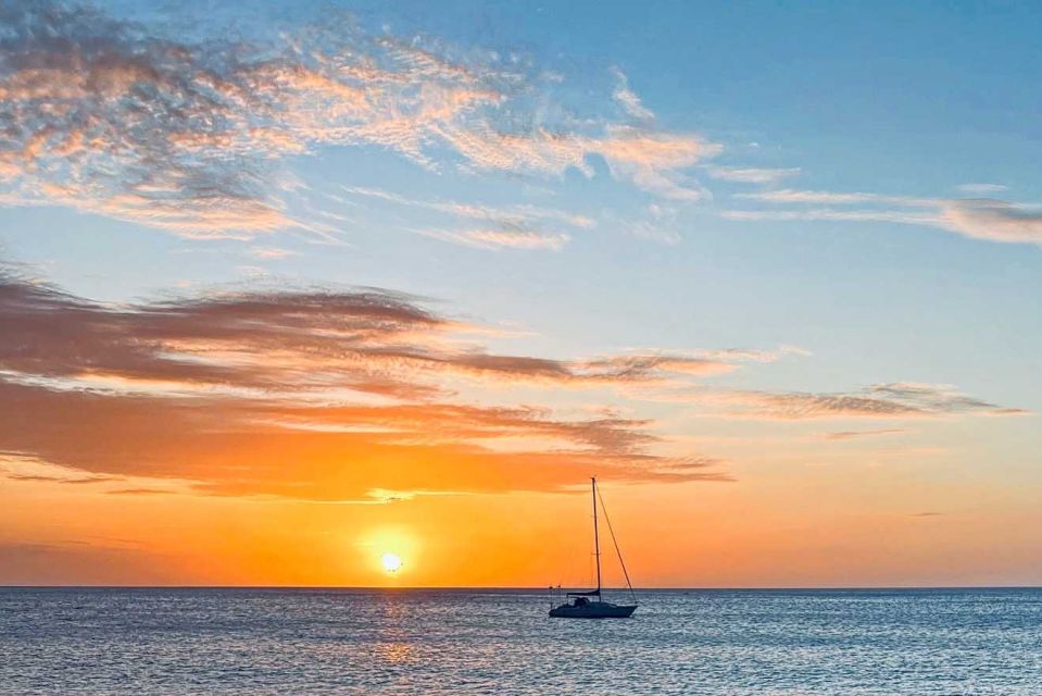 Oahu: Sunset Sailing in Small Intimate Groups - Experience Highlights