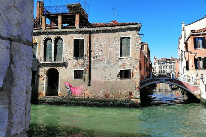 Off the Beaten Path Walk in Venice - Explore Quiet Squares and Markets