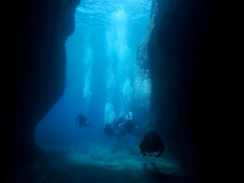 Oia: 2 Guided Scuba Dives off Santorini for Certified Divers - Meeting and Transportation