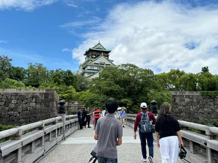 Osaka: Explore Every Bit of Osaka Castle in 3 Hours - Castle Tower and Historical Displays