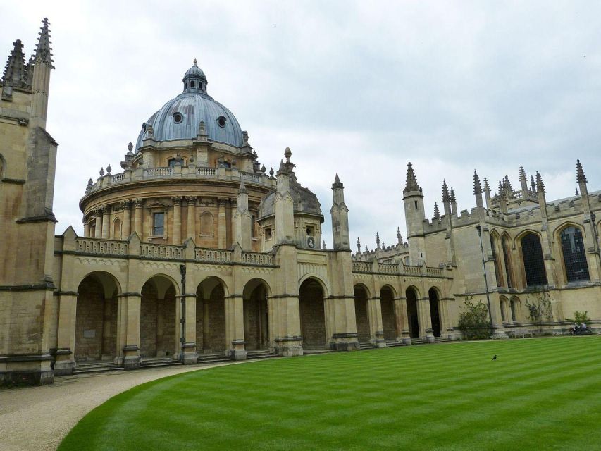 Oxford University Private Guided Walking Tour - College Rivalries and Traditions