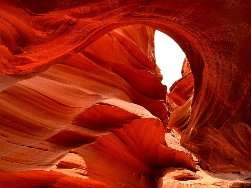 Page: Traditional Navajo Hogan Stay & Antelope Canyon Tour - Inclusions