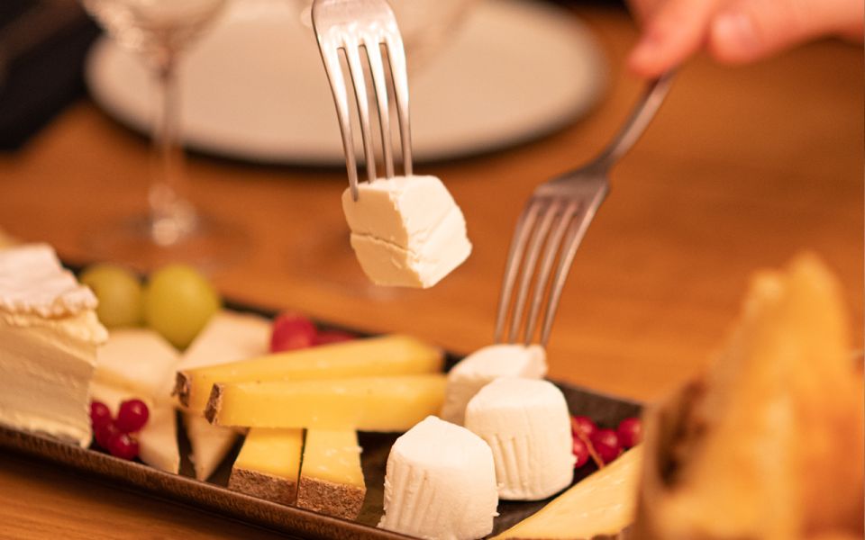 Paris: Aperitif Wine and Cheese Tasting Experience - Knowledgeable Sommelier