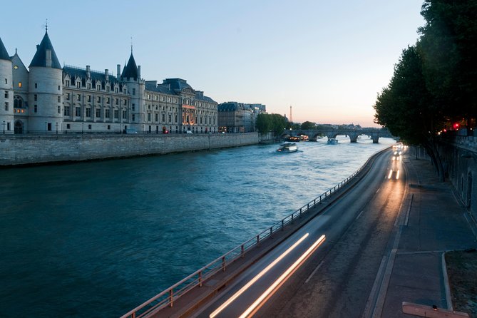 Paris by Night Walking Tour: Ghosts, Mysteries and Legends - Historical Figures and Death Tolls