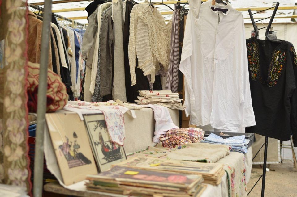 Paris: Les Puces De Saint-Ouen Flea Market In-App Audio Tour - Highlights of the Tour Experience