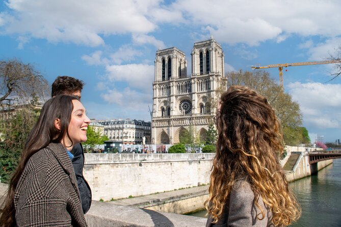 Paris Private Custom Tour: Half-Day Experience With a Local Guide - Discovering Paris Through Local Eyes