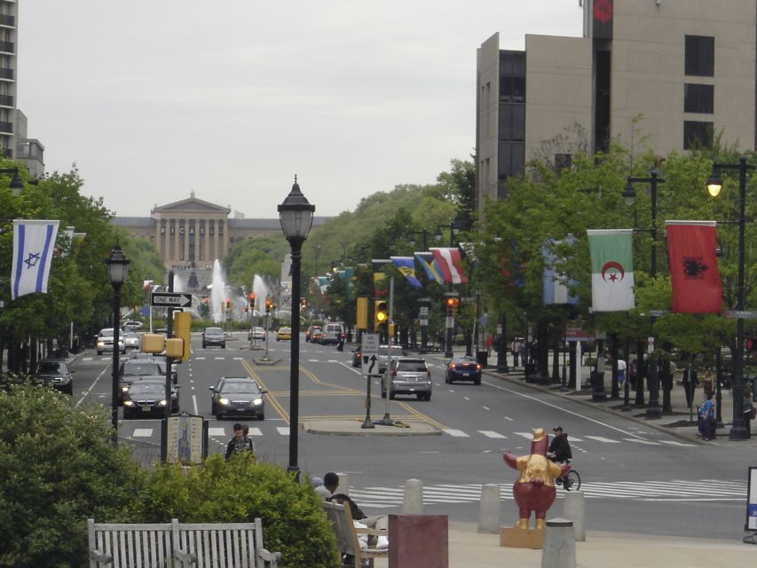 Philadelphia Museums Self-Guided Walking Tour Scavenger Hunt - Accessibility and Experience