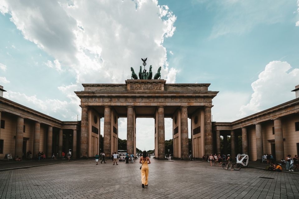 Photo Tour: Berlin Famous City Landmarks Tour - Included in the Tour