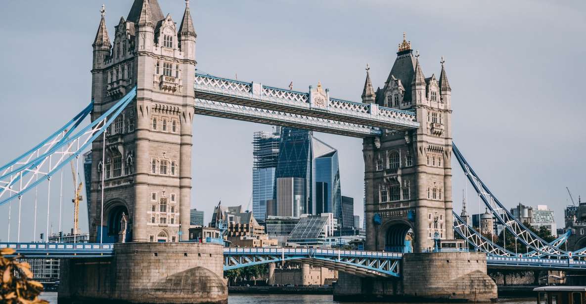 Photo Tour: London Famous City Landmarks - Discover Trafalgar Square