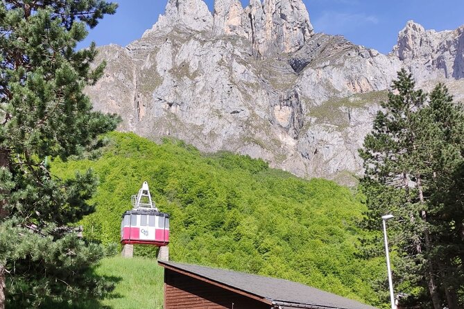 Picos De Europa and Potes Guided Tour From Santander - Exploring the Town of Potes