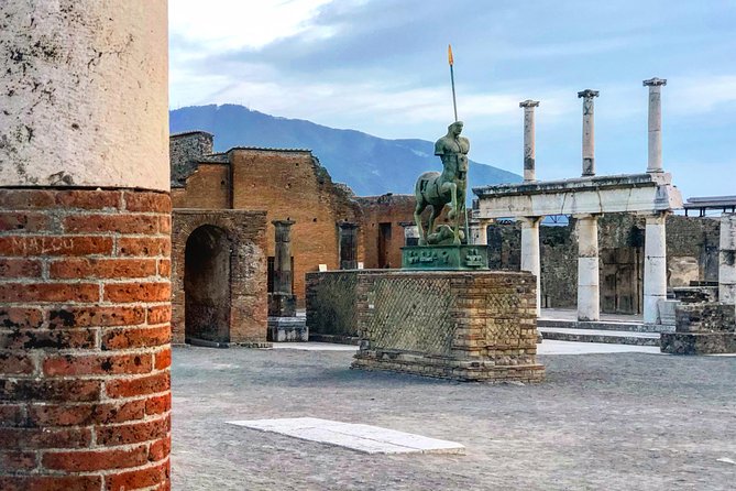 Pompeii & Vesuvius With Lunch & Wine Tasting From Positano - Lunch and Wine Tasting