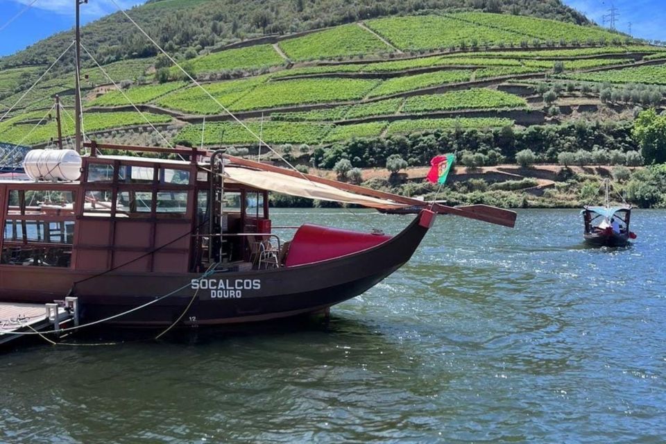 Porto: Douro Valley Guided Tour, 3 Tastings, Lunch & Cruise - Visit Pinhão Train Station and Tiles