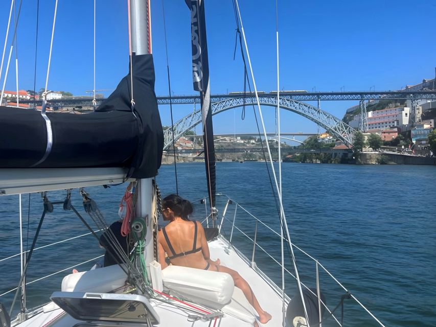 Porto: Exclusive Charming Sailboat Cruise - Onboard Amenities and Hospitality