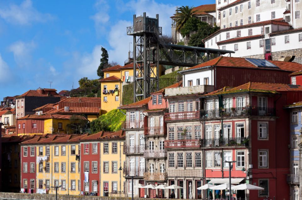 Porto Old Ribiera Wall Town Walking Tour - Tour Experience