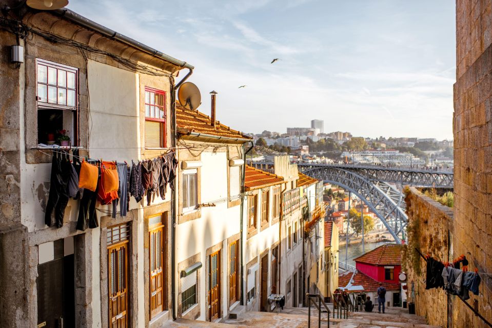 Porto: Private Architecture Tour With a Local Expert - Discover Portos Iconic Architecture