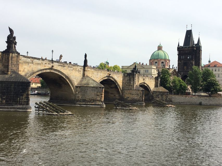 Prague: 3-Hour Evening River Cruise With Dinner - Meeting Point and Directions