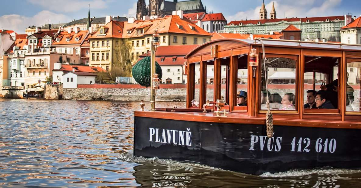 Prague: 45-Minute Historical River Cruise and Refreshments - Cruise Details