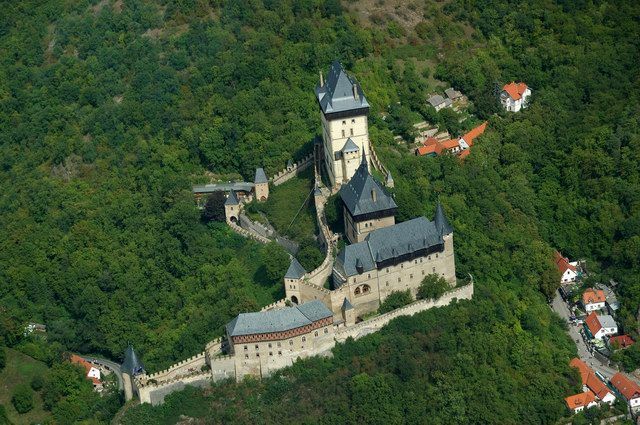 Prague: KarlšTejn Castle Guided Tour With Entry Ticket - Highlights and Experience